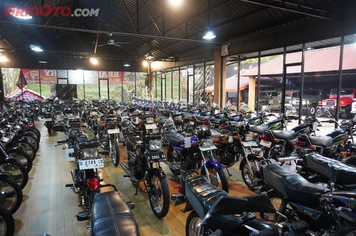 Ratusan yamaha RX-King orisinal yang dijual di Showroom Brama Galerry Salatiga
