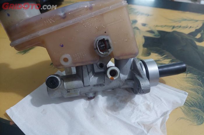 Master Rem Bermasalah Bisa Membuat Pedal Rem Mobil Terasa Berbeda