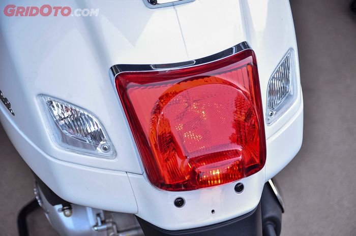 Задний кофр Vespa GTS комплектация