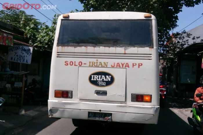 Bus Tua Yang punya trayek Solo-Irian Jaya PP
