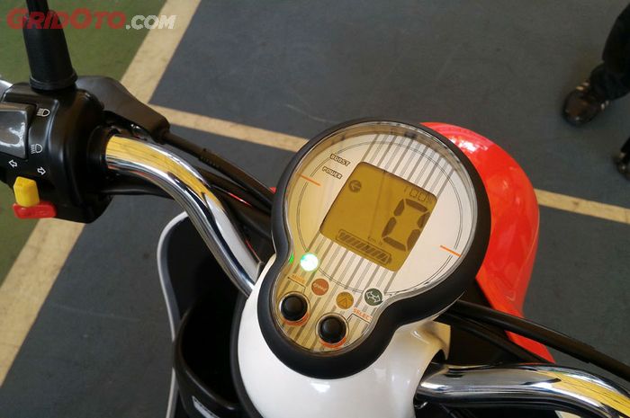 Lampu hijau harus menyala, baru Yamaha E-Vino bisa digas dan melaju