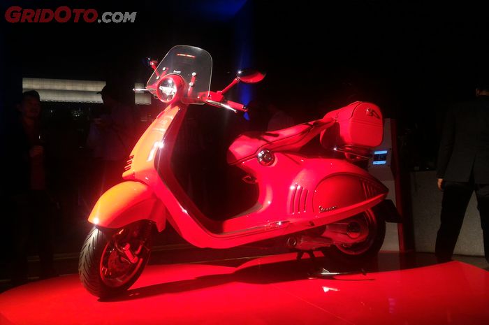 Vespa 946 Red Edition