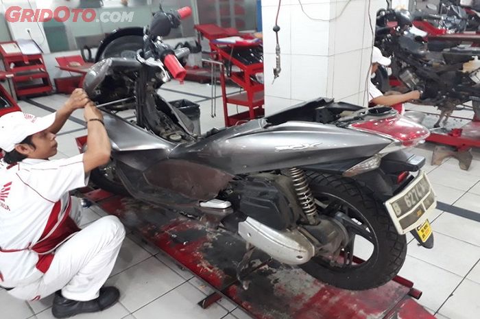 Pengerjaan Honda PCX 125