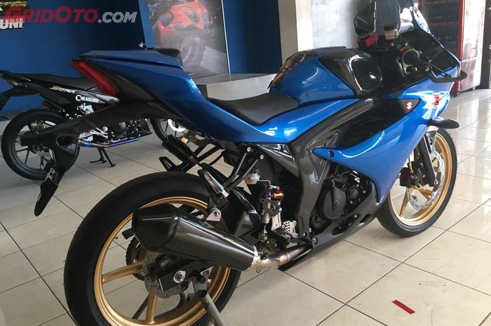 Pelek Racing Boy terpasang di Suzuki GSX-R150