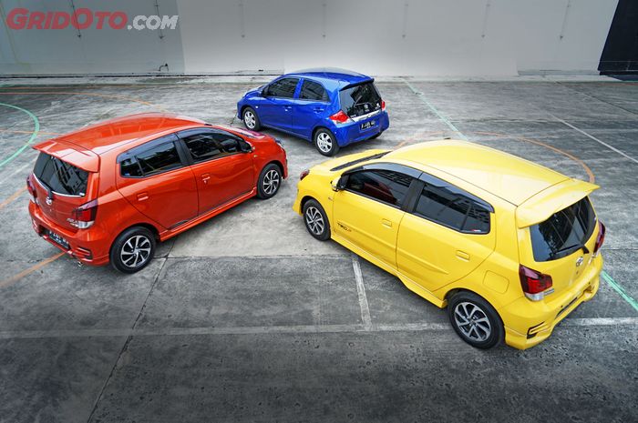 Ilustrasi Mobil LCGC antara Toyota TRD S vs Daihatsu Ayla R Deluxe vs Honda Brio Satya