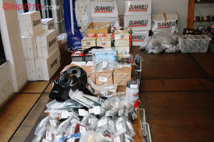 Reunion Midnight Sale Schooter House Djakarta