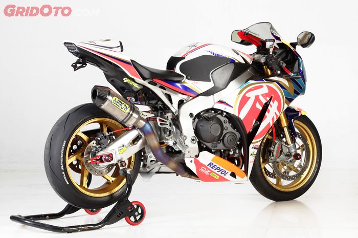 Honda CBR100RR The Spirit of Samurai One3 Motoshop