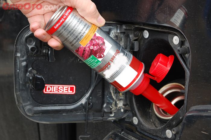 Ilustrasi pemberian aditif bahan bakar diesel