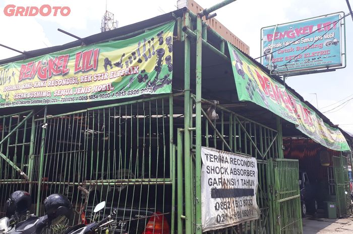 Tampilan luar dari Bengkel Lili, Bengkel Spesialis Kaki-kaki di Jl. Haji Nawi Raya, Jakarta Selatan