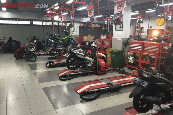 Pit servis Yamaha Flagship Shop