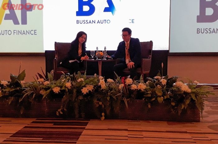 Lynn Ramli (CEO BAF) dan Armando Lung (Direktur Pemasaran BAF) saat menjawab pertanyaan wartawan