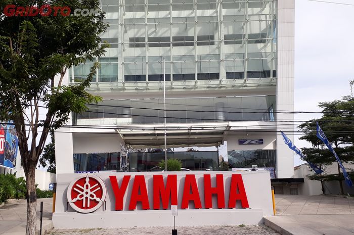 Tampak luar Dealer Sentral Yamaha Balikpapan, Kalimantan Timur