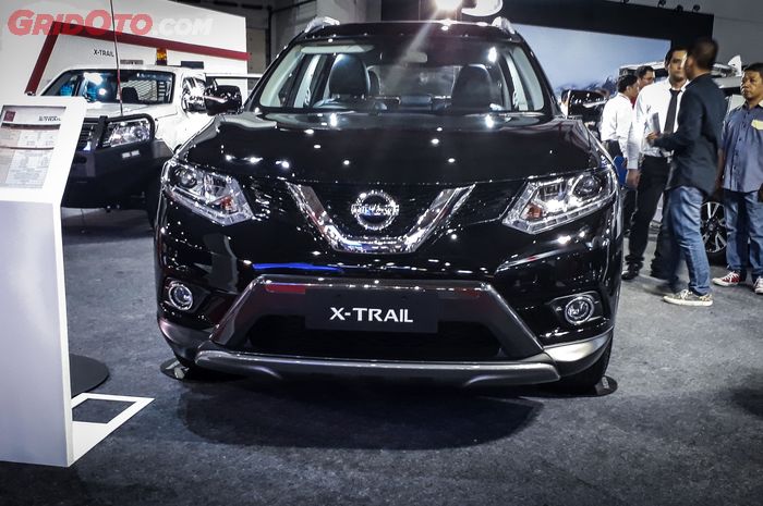 Nissan X-Trail yang ditampilkan Nissan di booth pamerannya yang berada di Kemayoran, Jakarta.