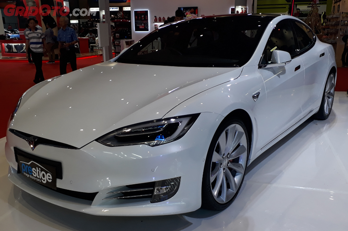 Ilustrasi Tesla Model S