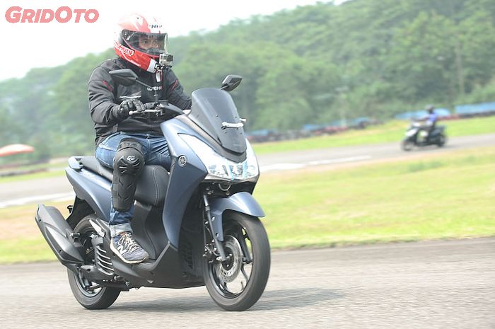 Mesin Lexi basisnya dari Yamaha Aerox 155, larinya lumayan responsif