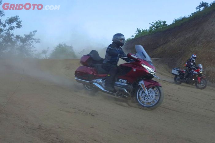 Honda Gold Wing 2018 ini harganya, Rp 1 Miliar 10 juta dengan beragam pembaruan di mesin dan fiturny