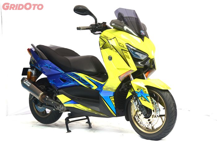 Yamaha Xmax Tampil Sporty Dengan Motif Bintang Konsepnya Dari Helm