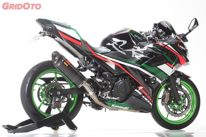 New Kawasaki Ninja 250R Grafis Layz Motor