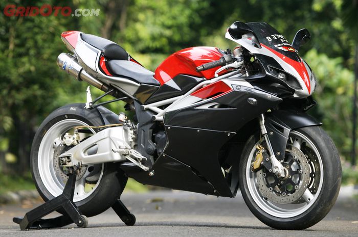 Minerva Megelli 250RV tiru bodi Ducati Panigale 1098