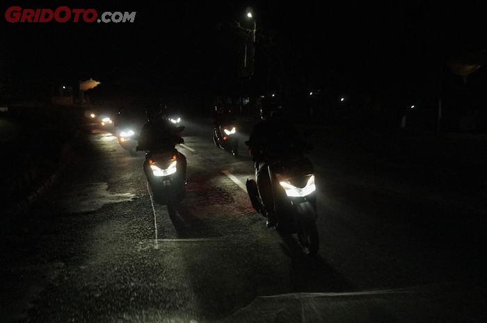 Perjalanan menembus malam di MAXI YAMAHA Tour de Indonesia