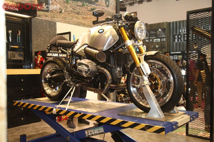 Modifikasi BMW R NineT GIIAS 2018