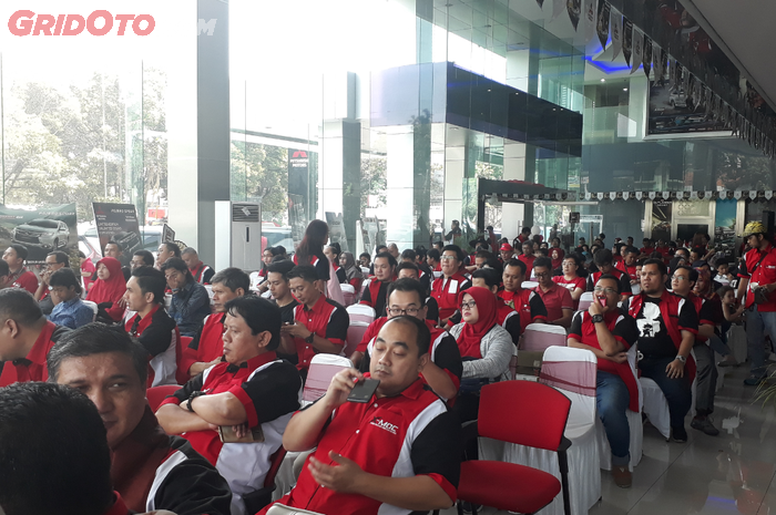 Suasana peresmian kepengurusan Xpander Mitsubishi Owner Club Indonesia (XMOC) untuk daerah Jakarta Raya