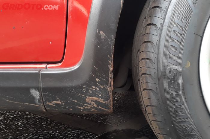 Cara Menghilangkan Noda Pada  Cat  Mobil  Warna Putih 1001 