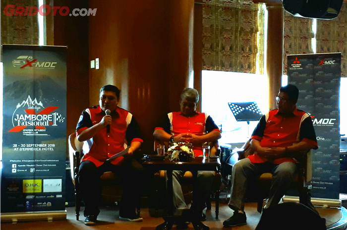Para petinggi komunitas X-MOC saat mengadakan acara media gathering di kawasan Gunung Sahari, Jakarta Pusat