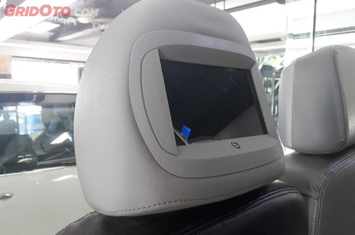 Headrest with a Fan