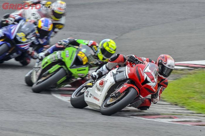 Kelas Supersport 600cc - SS600 di Asia Road Racing Championship (ARRC) 2018 Seri 5 , Sirkuit Sentul 