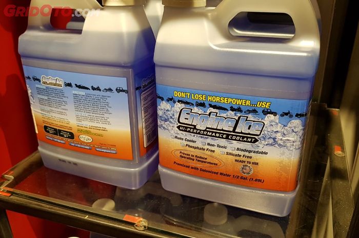 Cairan radiator coolant dari Engine Ice