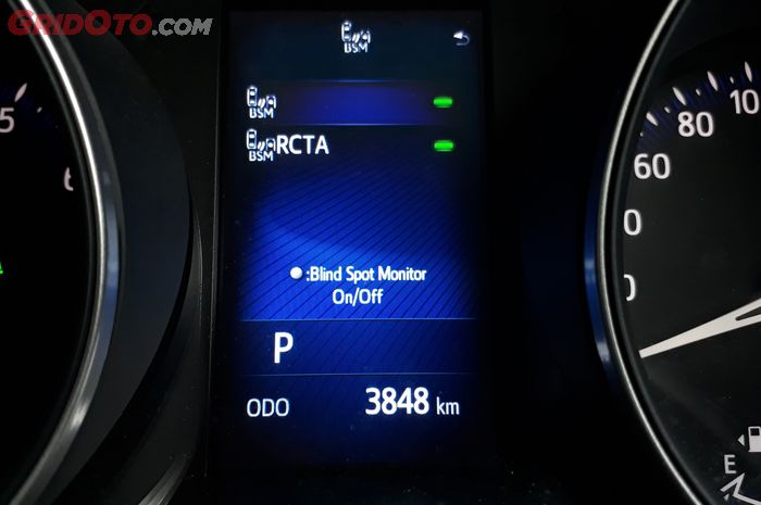 Fitur Blind Spot Monitor dan Rear Control Traffic Alert Toyota C-HR