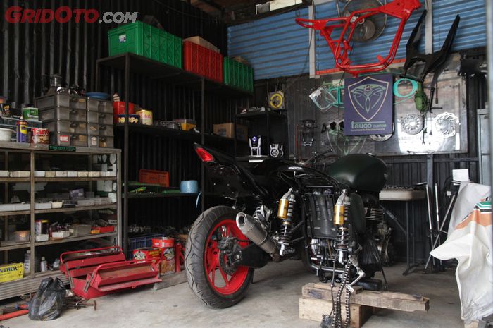Tauco Custom Motorcycle Konsisten Pakai Plat Galvanis