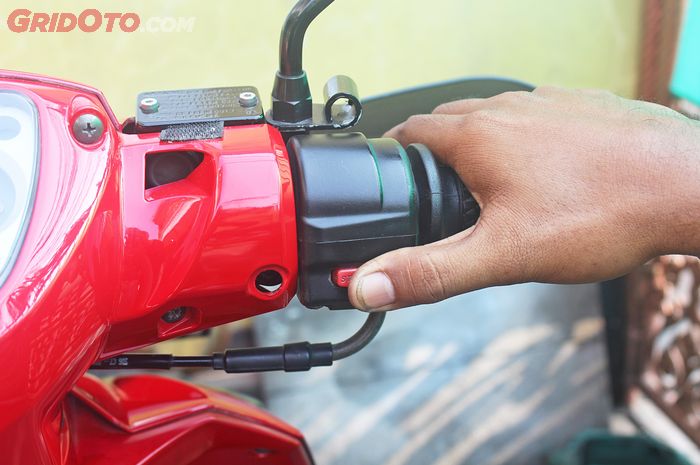 Ilustrasi tombol starter motor bekas