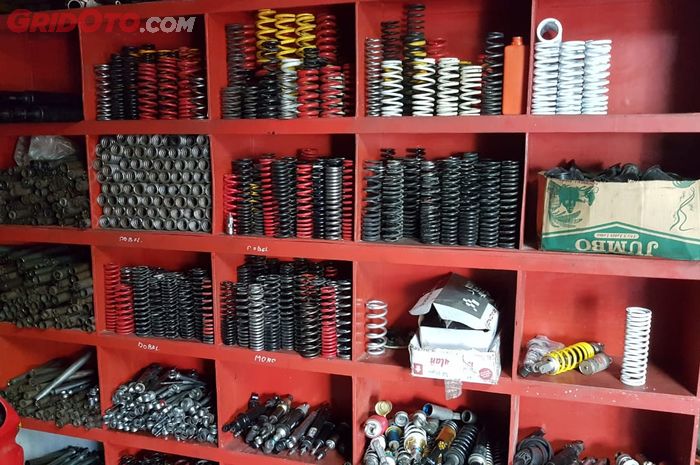 Joko Shock Jaya Bengkel Spesialis Sok Dengan Peralatan Komplit Gridoto Com