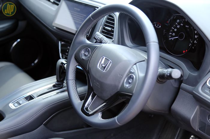 Setir Honda HR-V E Special Edition sudah dilengkapi paddle shift