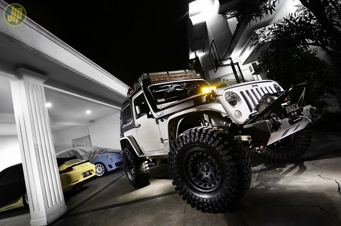 Jeep wrangler JK Sahara 2015 milik Ari Utama