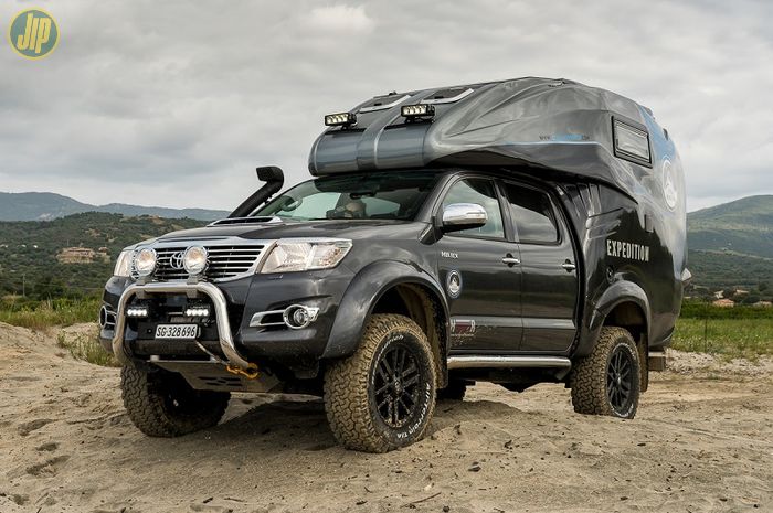 Toyota Hilux Expedition V1