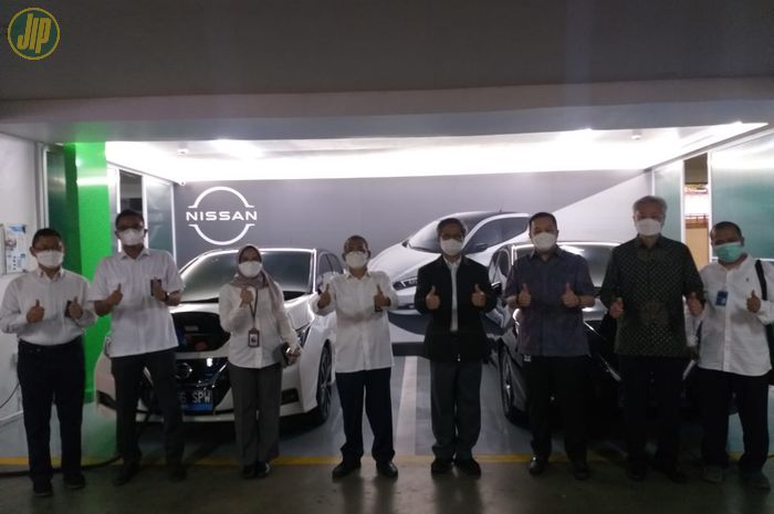Nissan Indonesia gandeng  PLN untuk menyediakan Stasiun Pengisian Kendaraan Listrik Umum (SPKLU) swasta pertama yang berlokasi di Wisma Indomobil 3 MT Haryono, Jakarta Selatan.