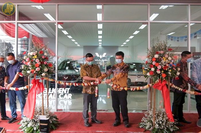 Wuling Indonesia resmikan dealer baru di Bandung