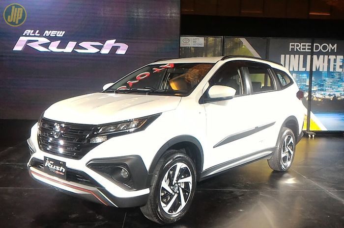 Toyota Rush terbaru saat diluncurkan di Jakarta