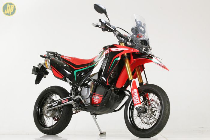 Honda CRF250 Rally Supermoto Simpel CAOS Custom Bike