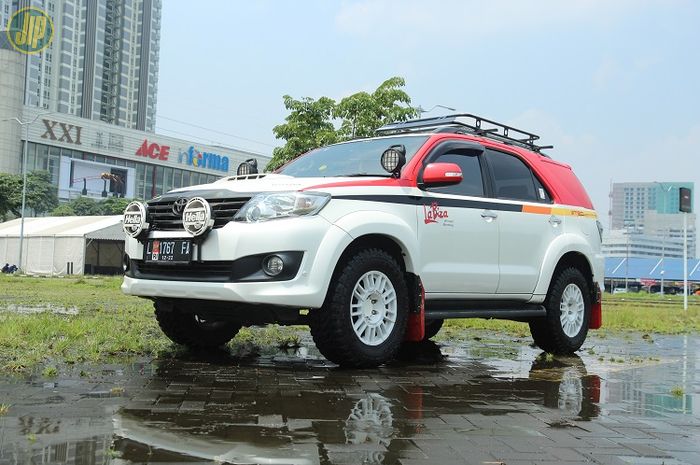 Toyota Fortuner VNT 2012 rally look