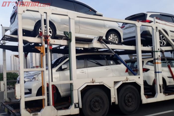Toyota Avanza baru tertangkap dijalan