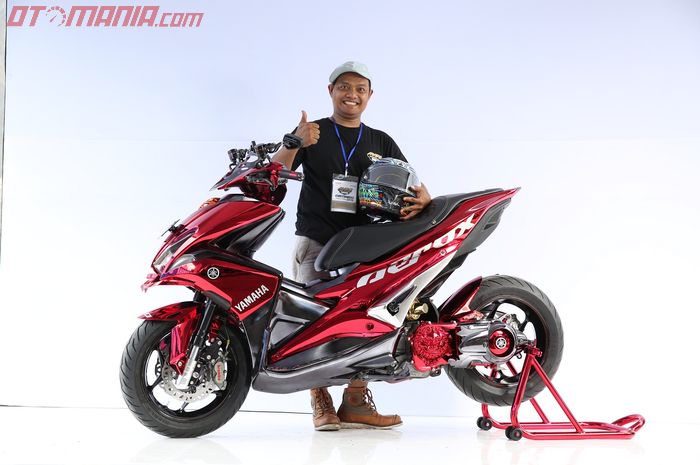 Yamaha Aerox pemenang master class di Customaxi Yamaha Surabaya dan Ahmad Untung