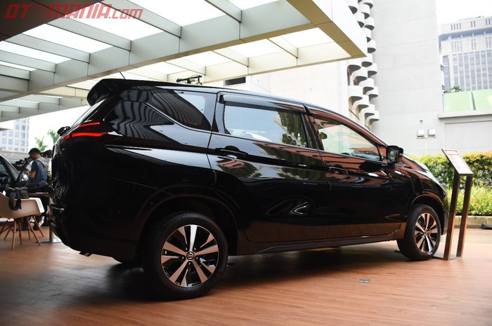 Ini Detail Perbedaan Nissan Livina Dan Mitsubishi Xpander