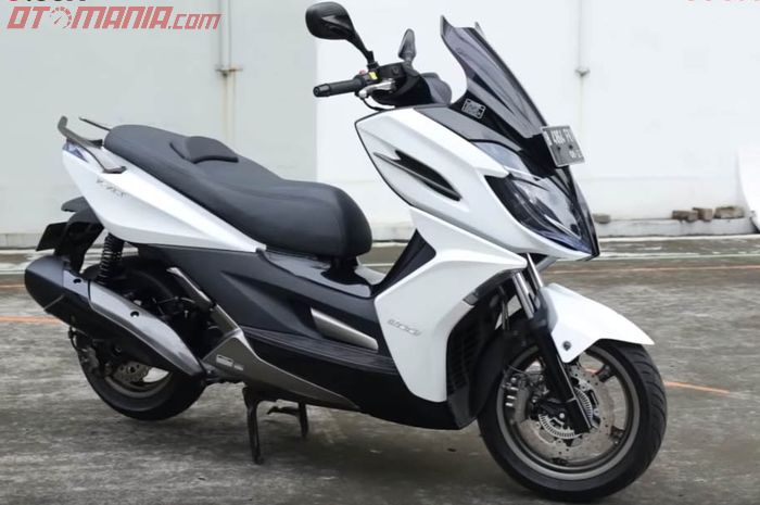 Unik Kymco K Xct 200i Punya 3 Cara Membuka Jok Dengan Posisi