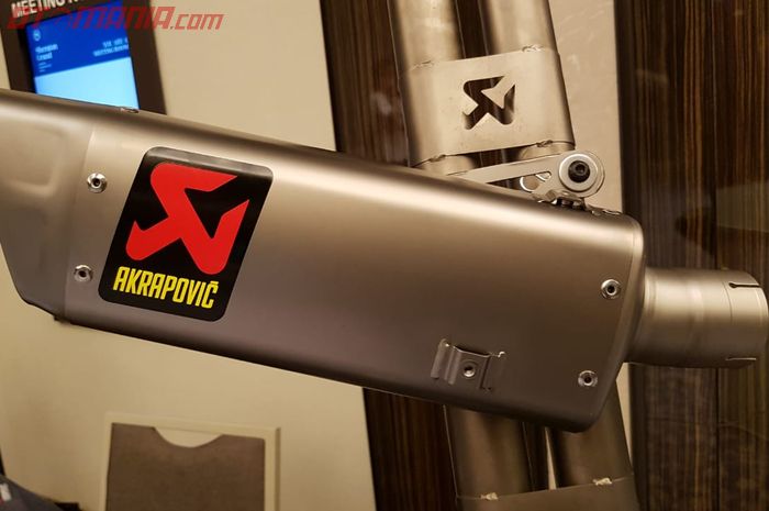 Knalpot slip-on Akrapovic asal Slovenia