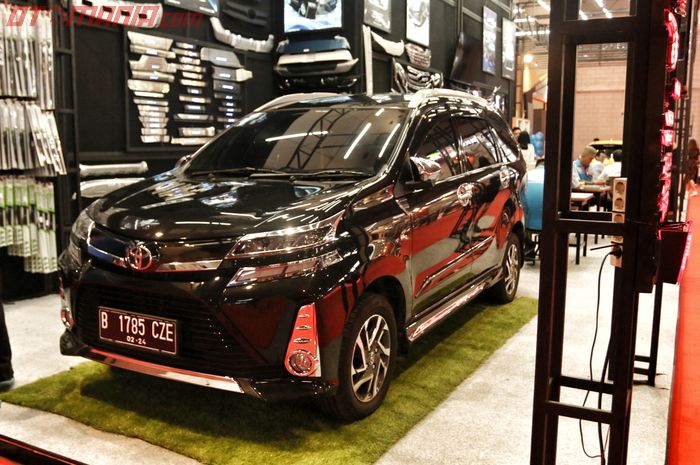 Toyota Avanza terbaru bertabur aksen krom pada banyak panel