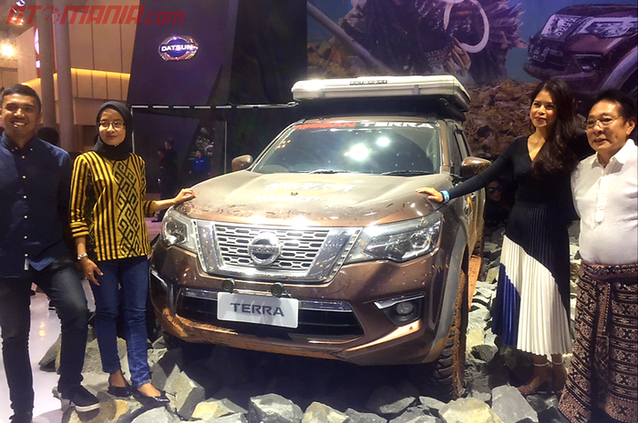 Foto bersama All New Nissan Terra